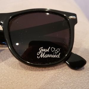 Vintage "Just Married" Sunglasses 🕶